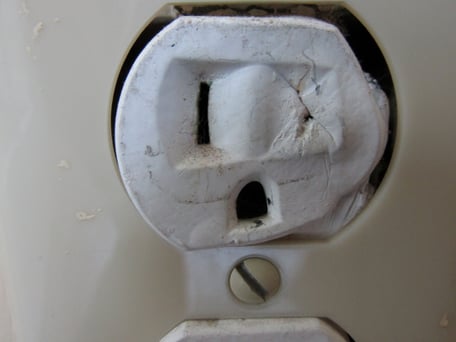 Melted-Outlet-Face